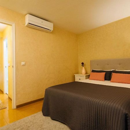 Pajaritos Suite Apartment - Private Parking Included Seville Exterior photo