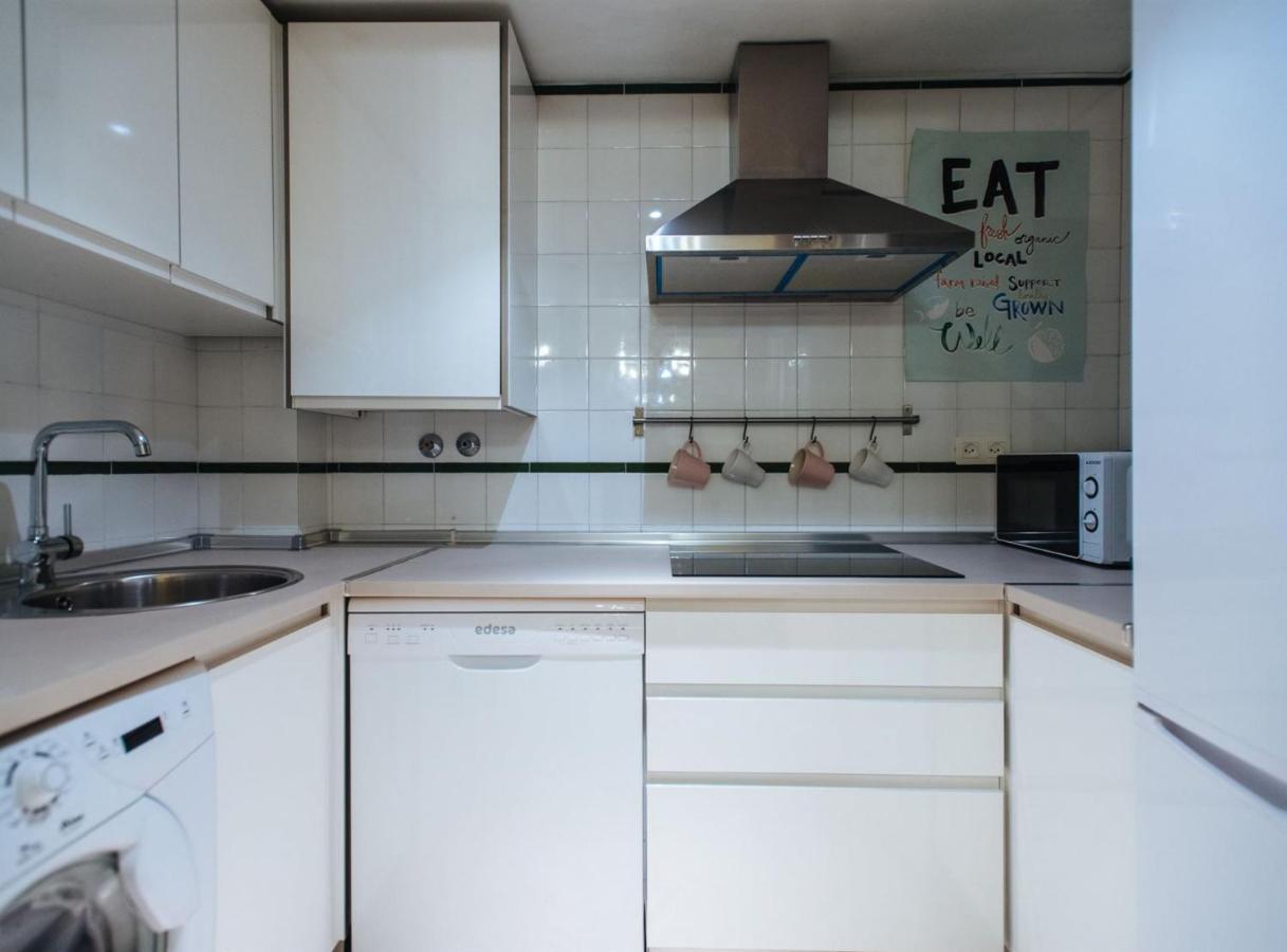 Pajaritos Suite Apartment - Private Parking Included Seville Exterior photo