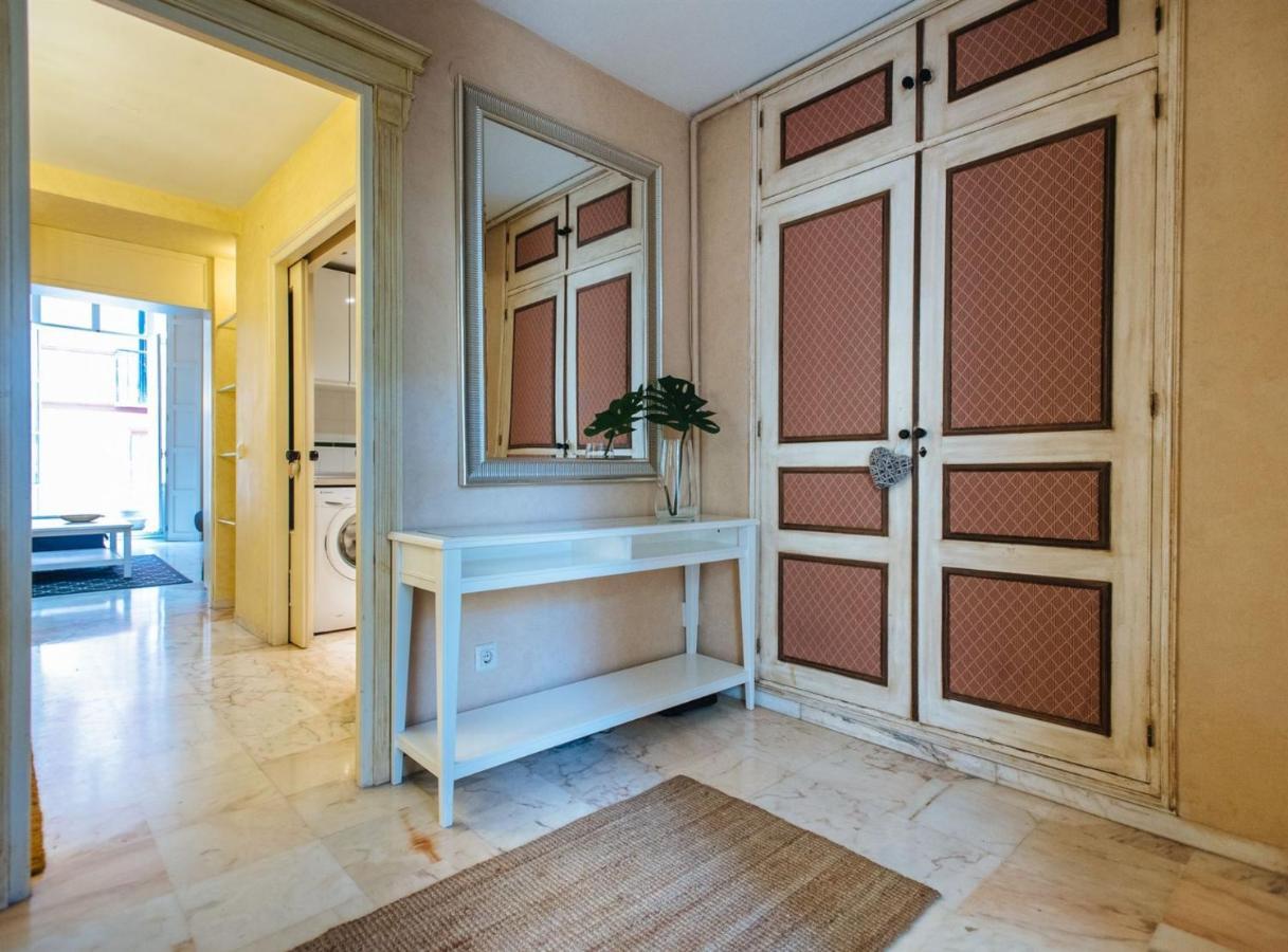 Pajaritos Suite Apartment - Private Parking Included Seville Exterior photo