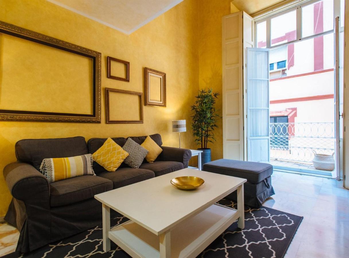 Pajaritos Suite Apartment - Private Parking Included Seville Exterior photo